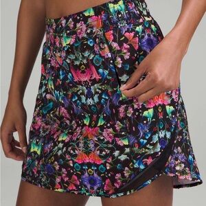 Lululemon Hotty Hot floral skirt